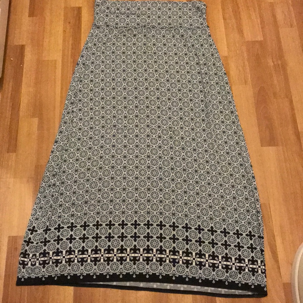Max Studio maxi skirt, blue, green, white, XL.